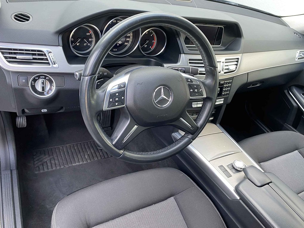 Mercedes-Benz Třída E 2.1 CDi Avantgarde E200