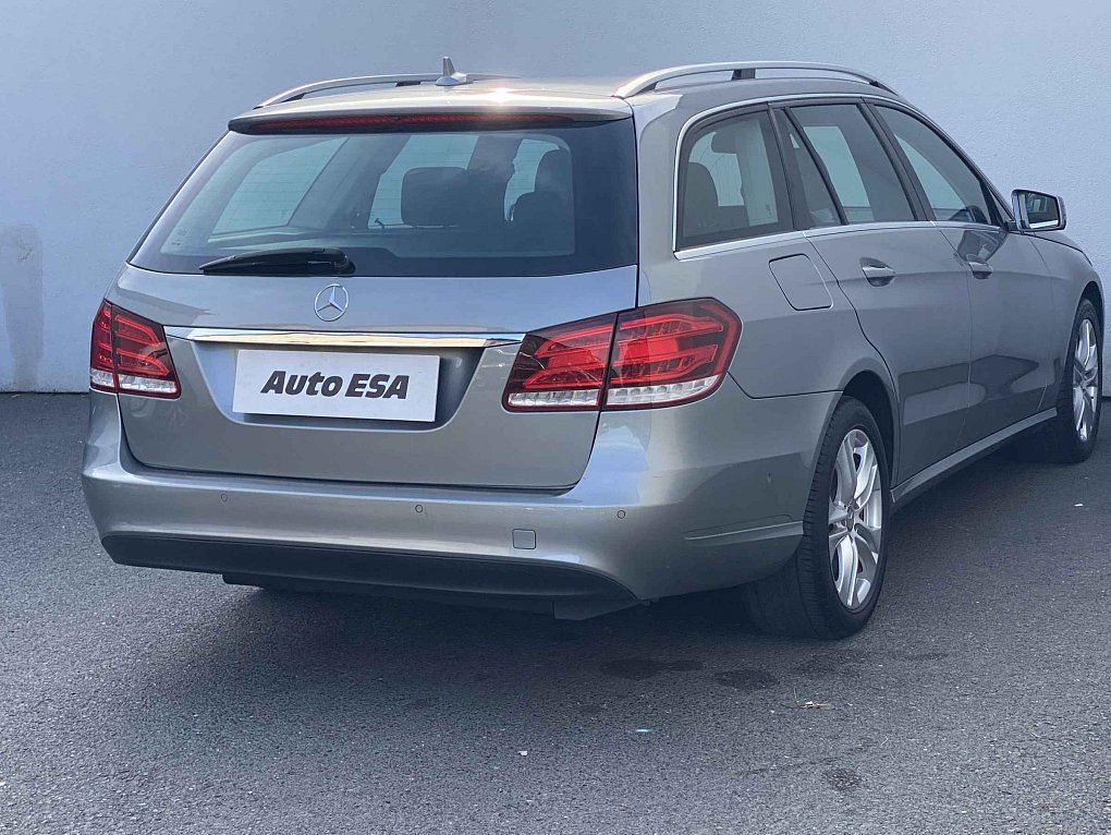 Mercedes-Benz Třída E 2.1 CDi Avantgarde E200