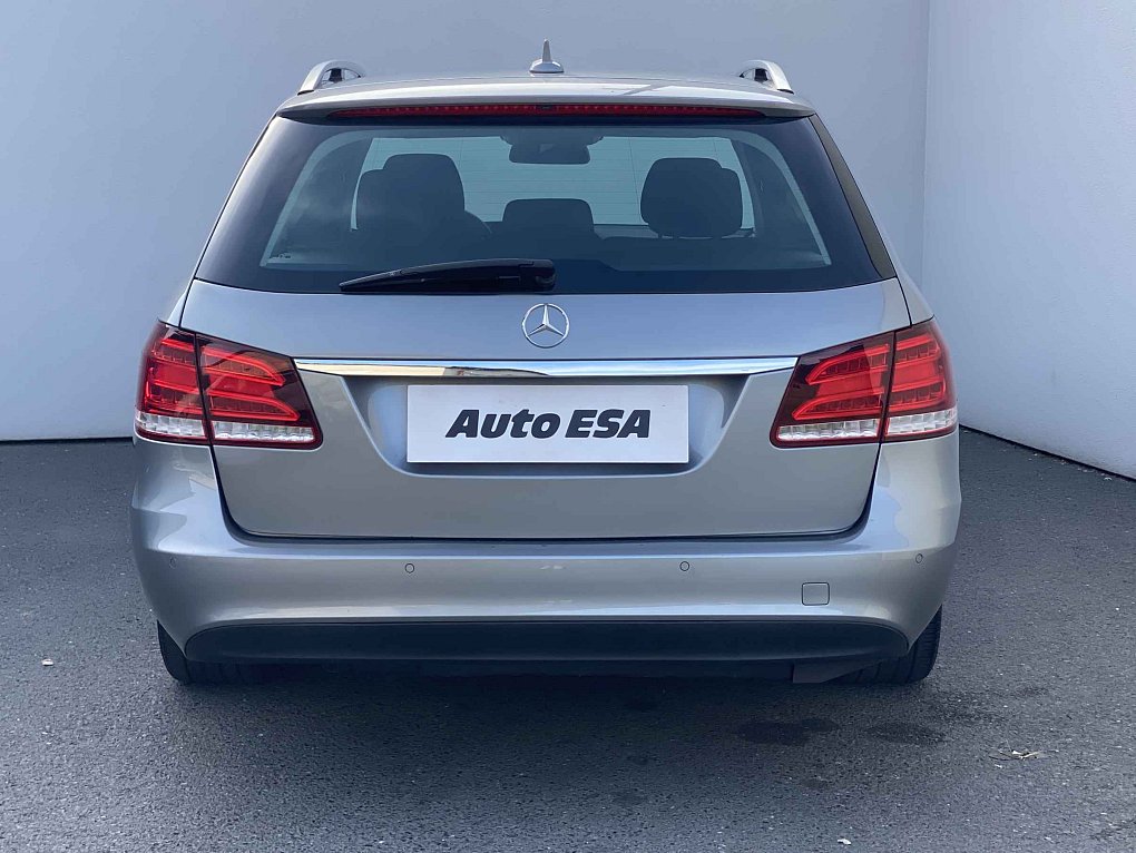 Mercedes-Benz Třída E 2.1 CDi Avantgarde E200