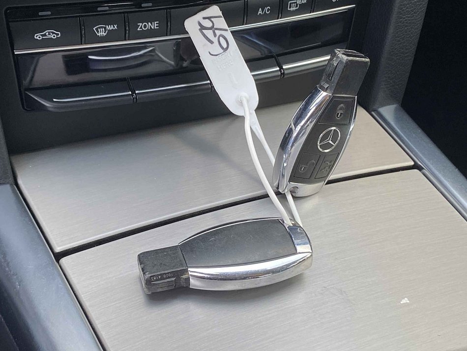 Mercedes-Benz Třída E 2.1 CDi Avantgarde E200