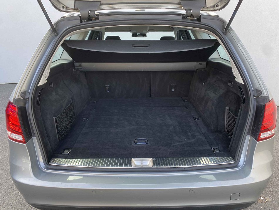 Mercedes-Benz Třída E 2.1 CDi Avantgarde E200