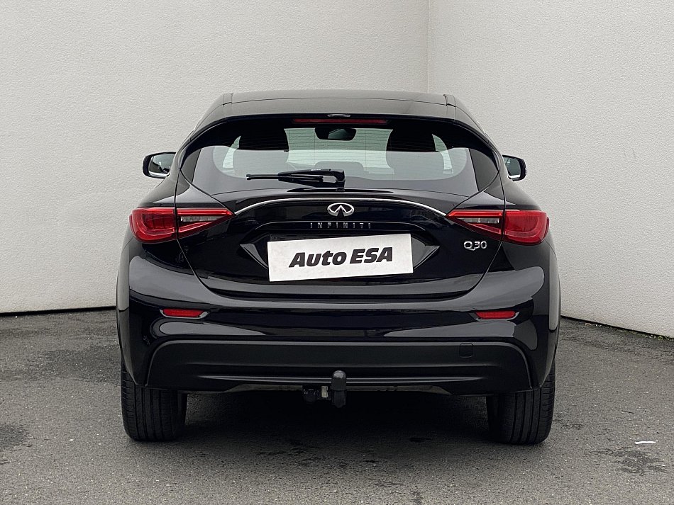 Infiniti Q30 1.5 D 
