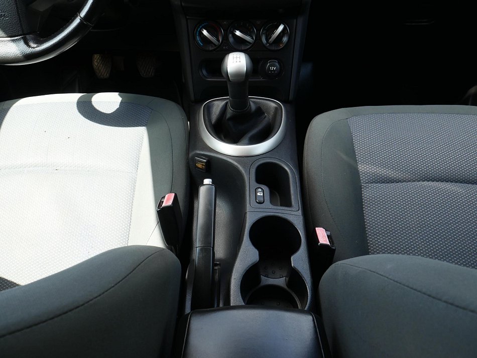 Nissan Qashqai 1.6i 
