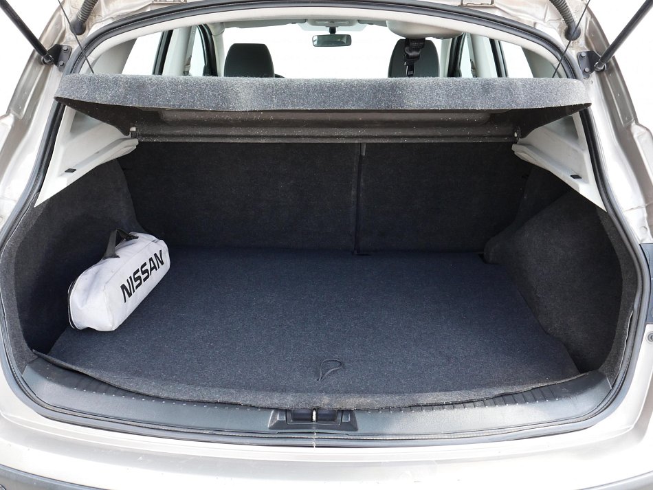 Nissan Qashqai 1.6i 