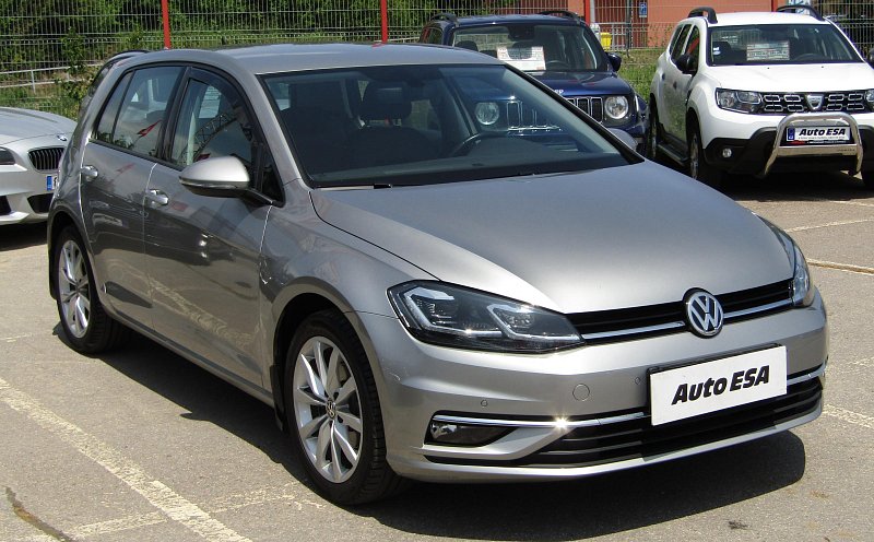 Volkswagen Golf 1.0TSi 