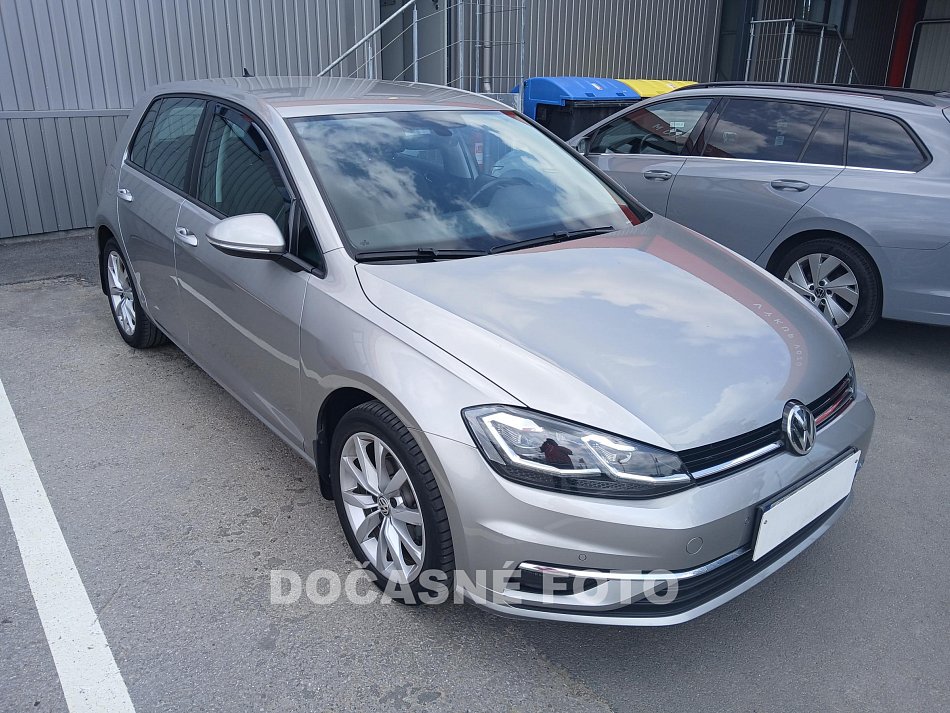Volkswagen Golf 1.0TSi 