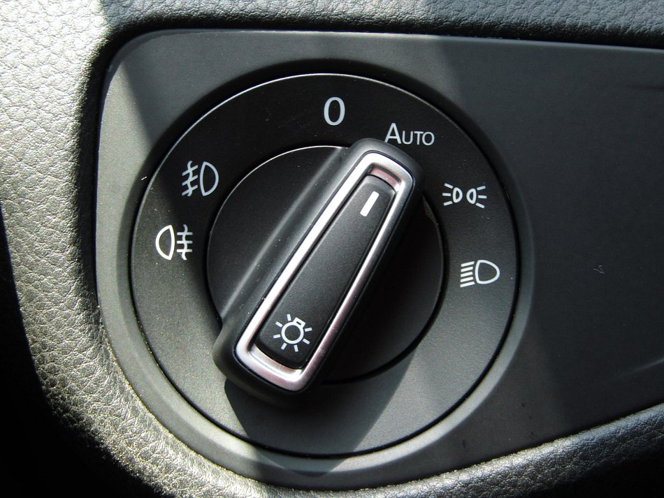 Volkswagen Golf 1.0TSi 