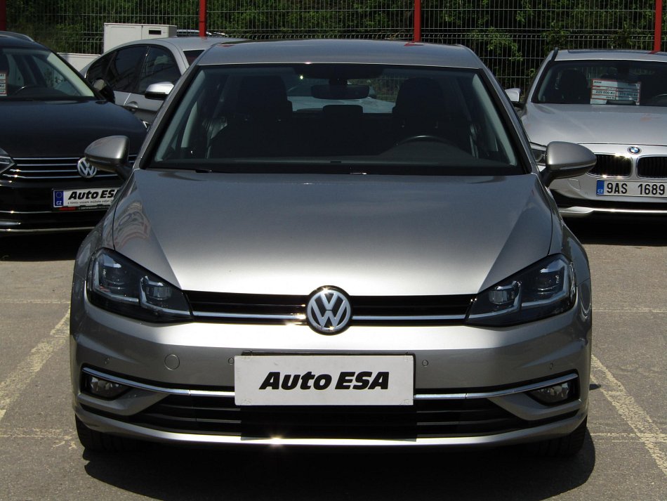 Volkswagen Golf 1.0TSi 