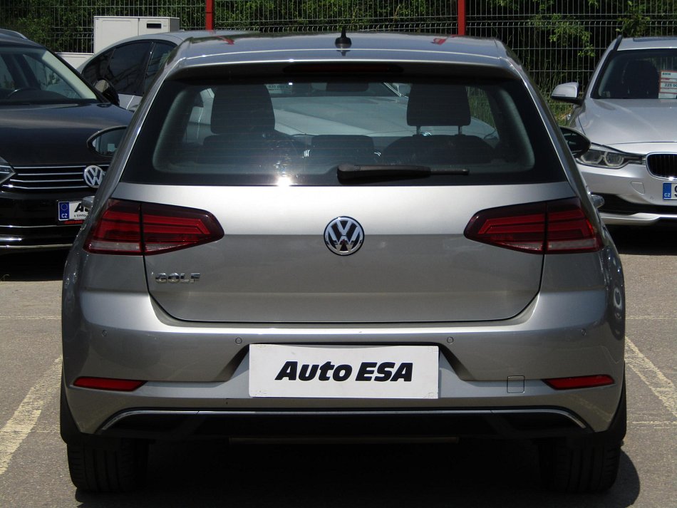 Volkswagen Golf 1.0TSi 
