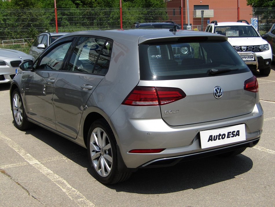 Volkswagen Golf 1.0TSi 