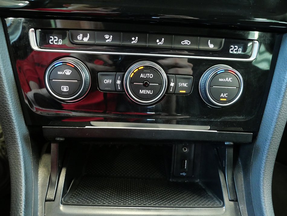Volkswagen Golf 2.0 TDi 