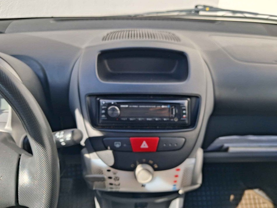 Peugeot 107 1.0i 