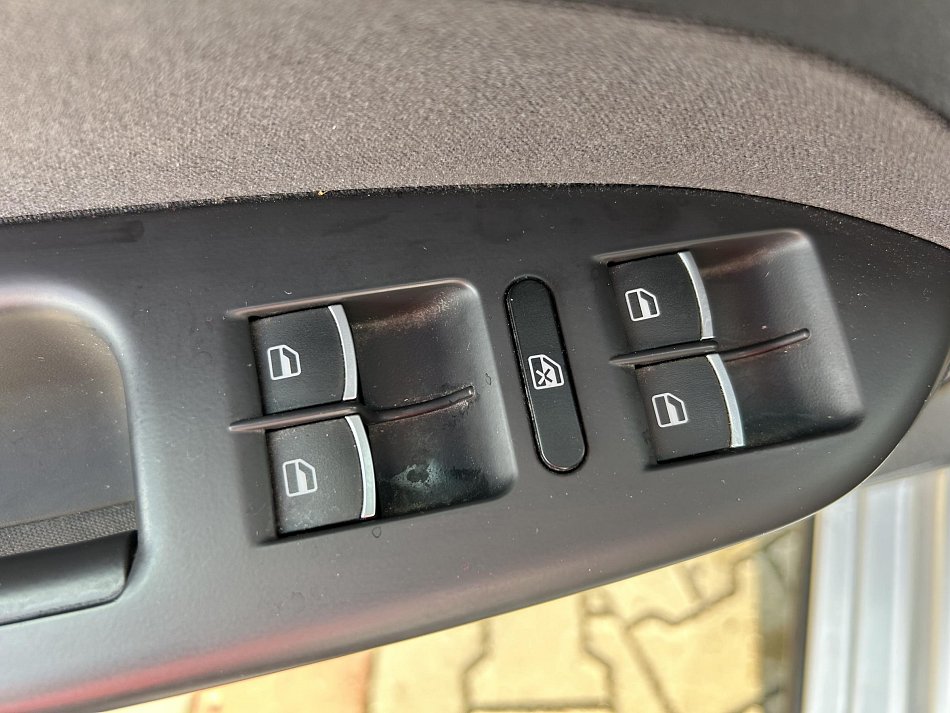 Volkswagen Touran 2.0 TDi Comfortline 7míst