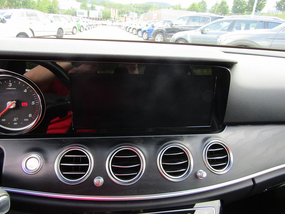 Mercedes-Benz Třída E 2.0 CDi  E220