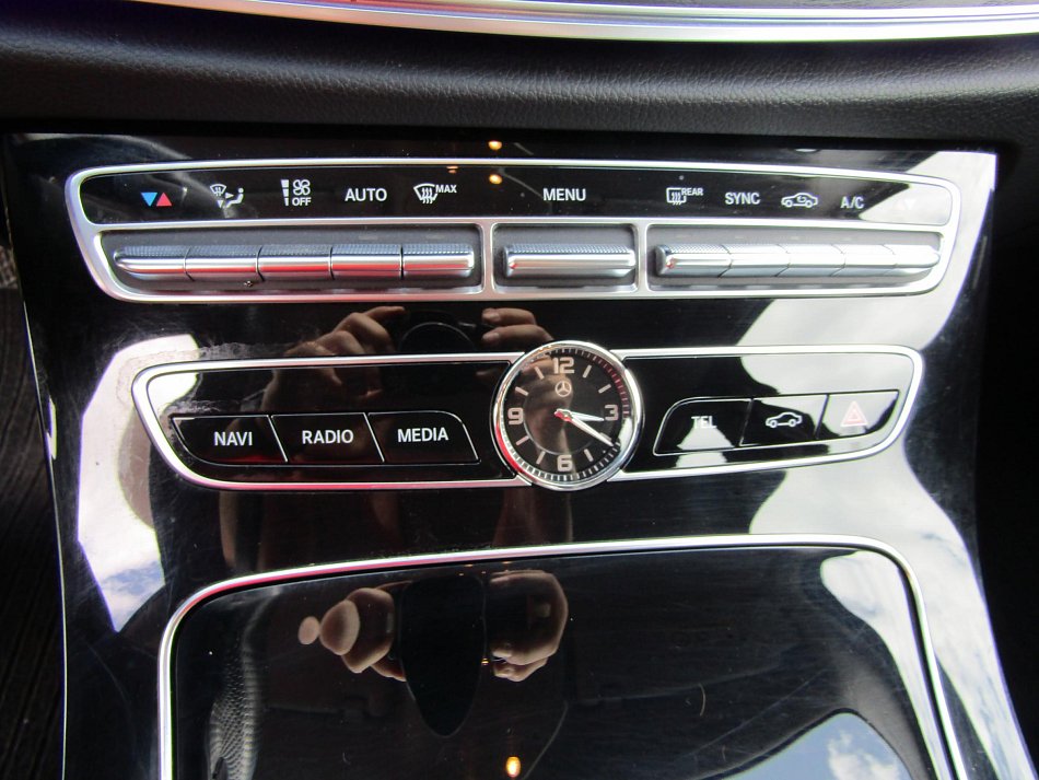 Mercedes-Benz Třída E 2.0 CDi  E220