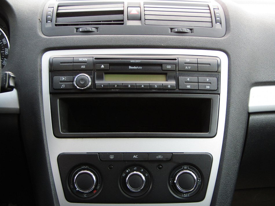 Škoda Octavia II 1.6 TDI Ambition