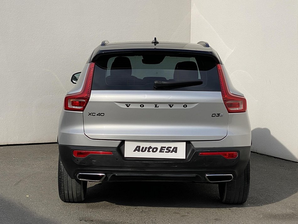 Volvo XC40 2.0 D3 R-design