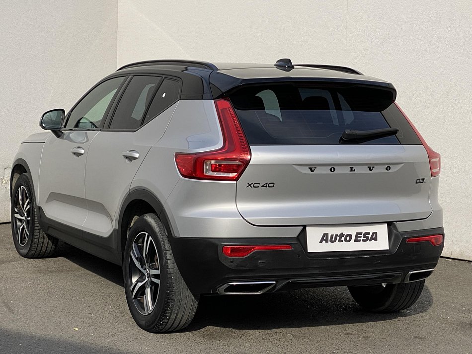 Volvo XC40 2.0 D3 R-design