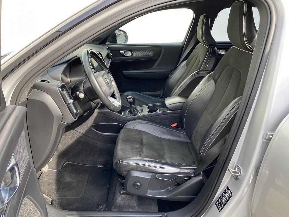 Volvo XC40 2.0 D3 R-design