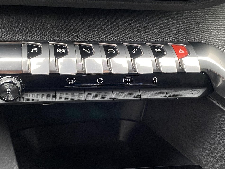 Peugeot 3008 1.2PT Allure