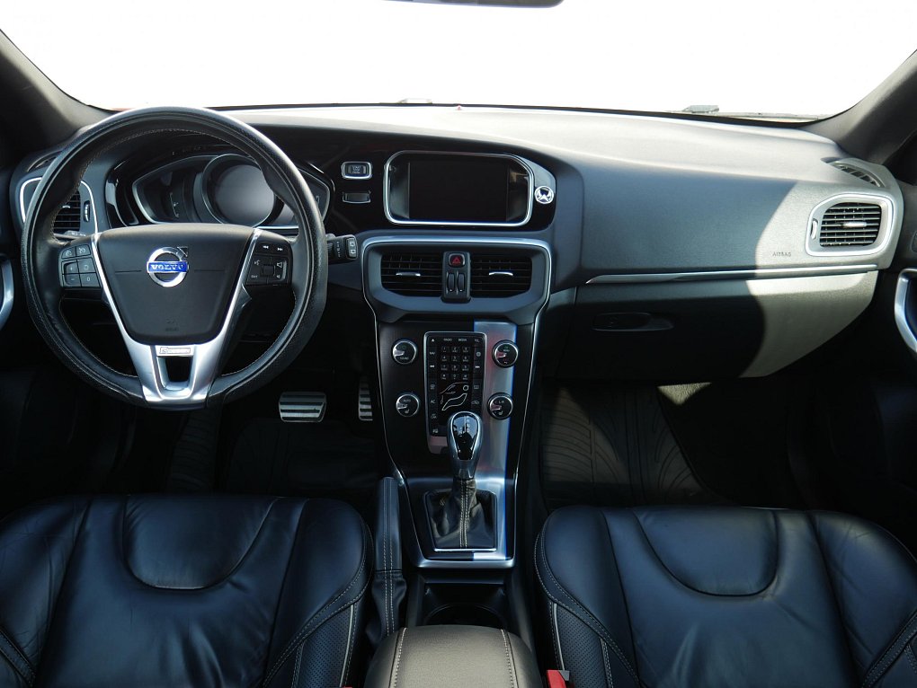 Volvo V40 2.0 i 
