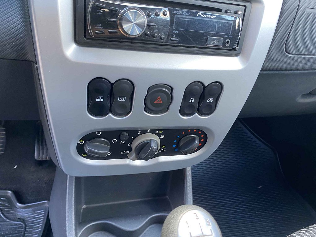 Dacia Sandero 1.4i 
