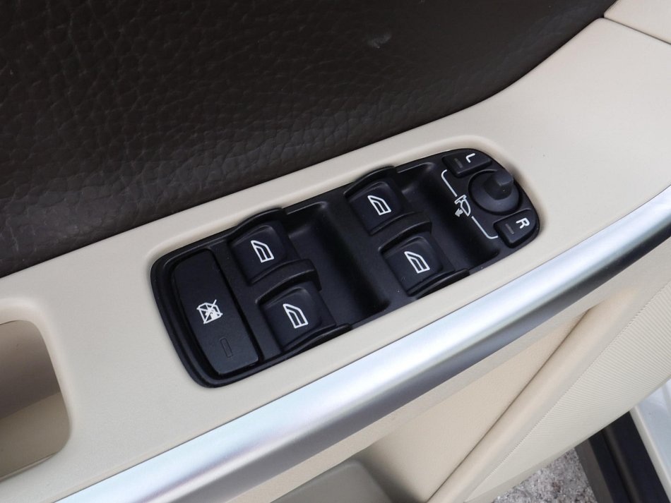 Volvo XC60 2.4 D5  4x4