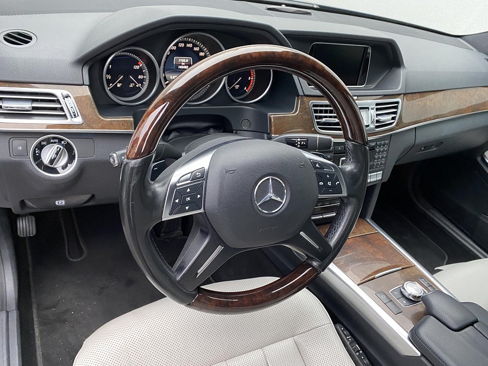 Mercedes-Benz Třída E 2.2CDi  4Mat