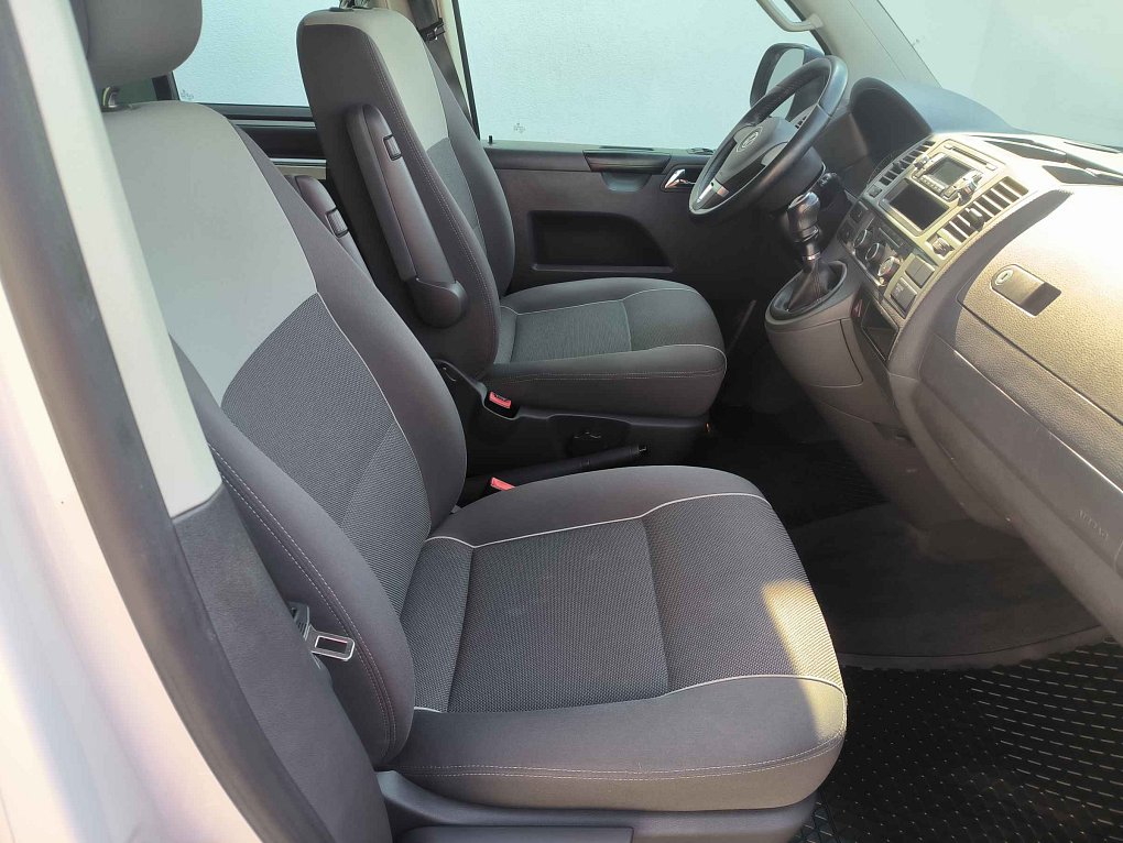 Volkswagen Multivan 2.0TDi 