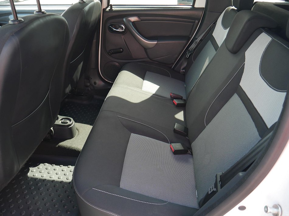 Dacia Duster 1.6 i 