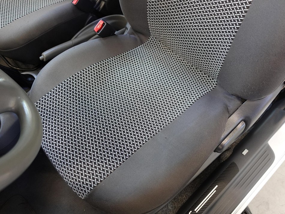 Toyota Yaris 1.0i 