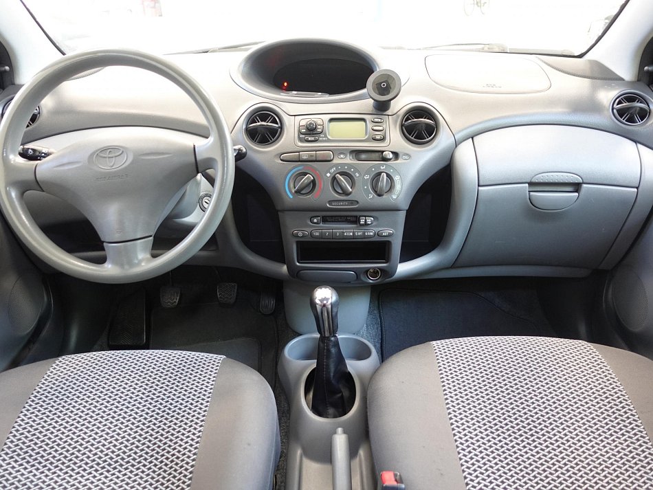 Toyota Yaris 1.0i 