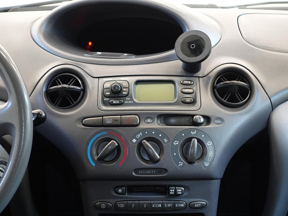 Toyota Yaris 1.0i 