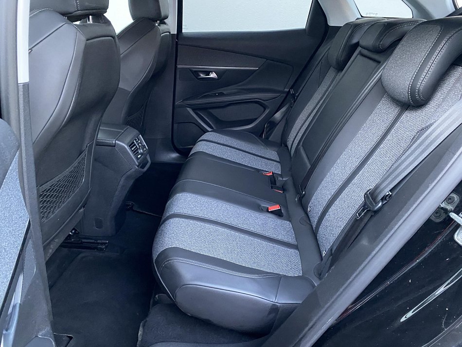 Peugeot 3008 1.2PT Allure