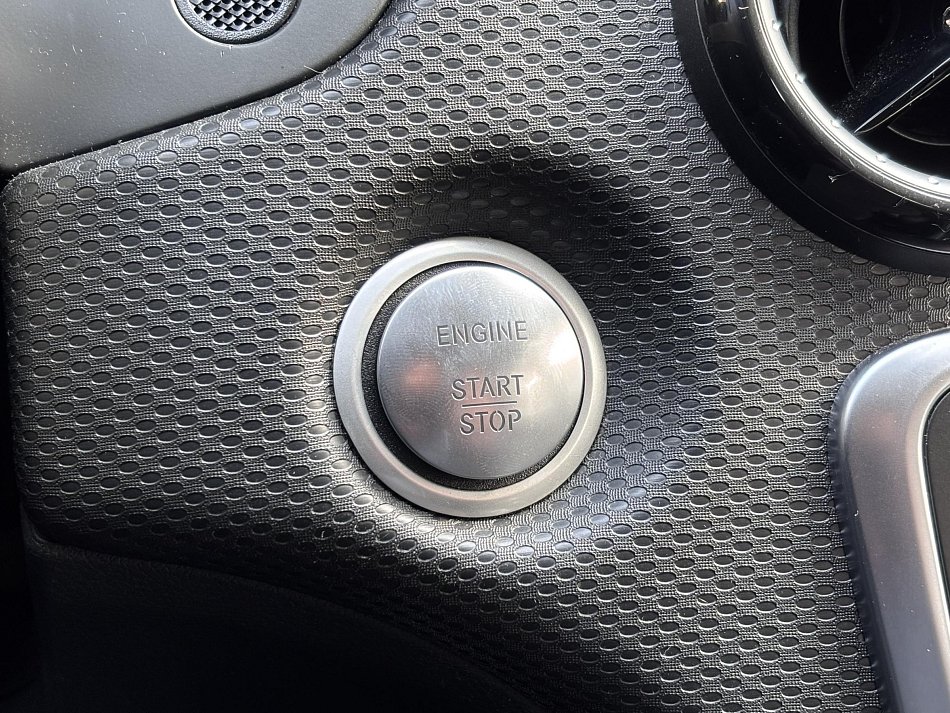 Mercedes-Benz Třída A 1.6i 