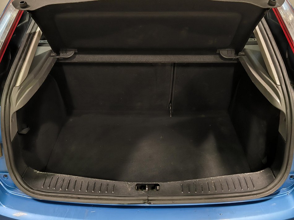 Ford Focus 1.4 16V 