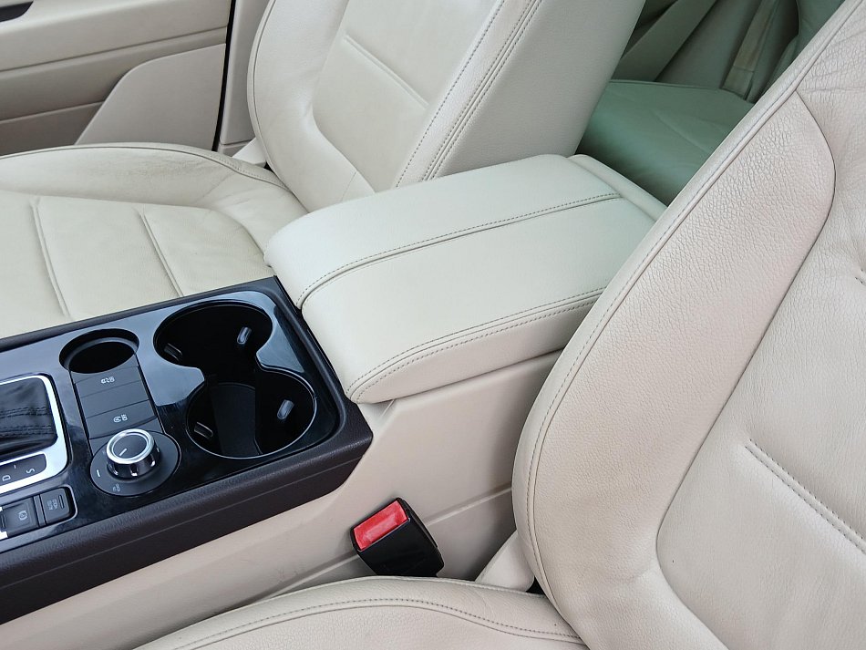 Volkswagen Touareg 3.0 TDi  4x4