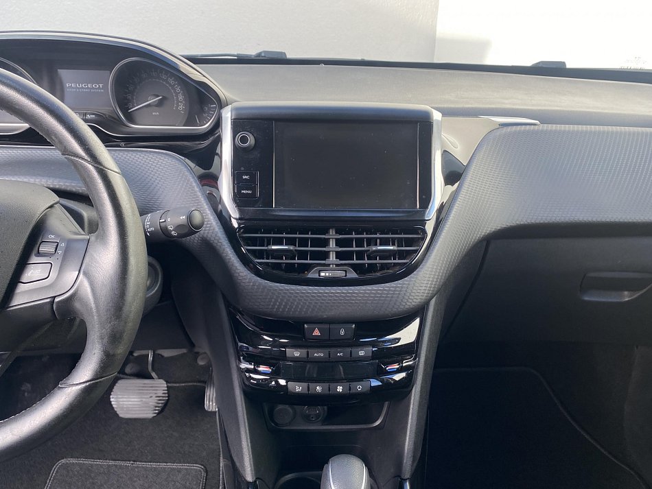 Peugeot 2008 1.2PT Allure