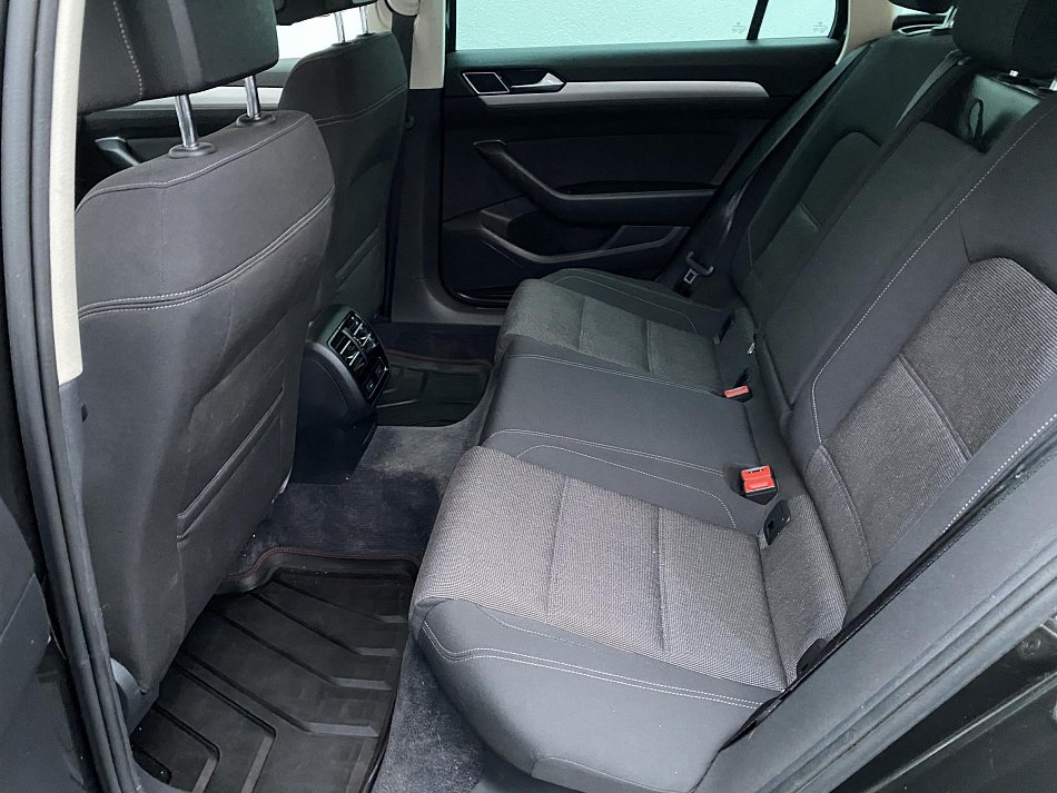 Volkswagen Passat 2.0 TDi 