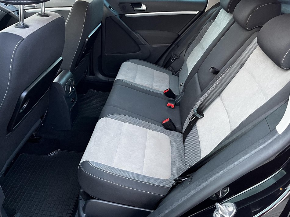 Volkswagen Tiguan 2.0TSI  4x4