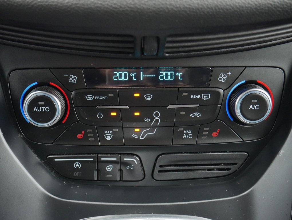 Ford Kuga 1.5 EB Titanium