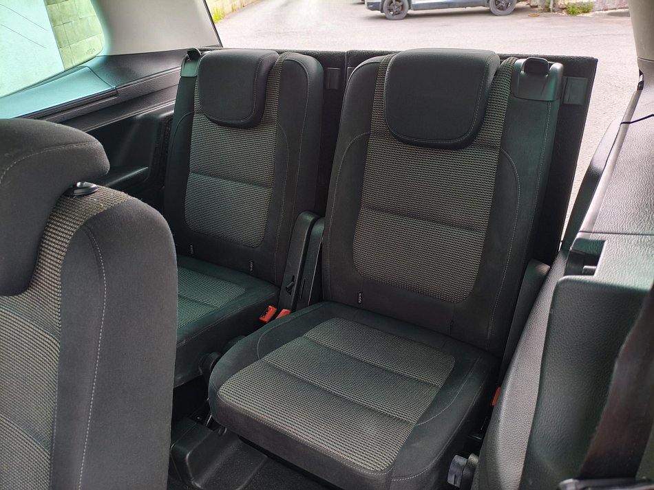 Volkswagen Sharan 2.0 TDi Comfortline 7míst