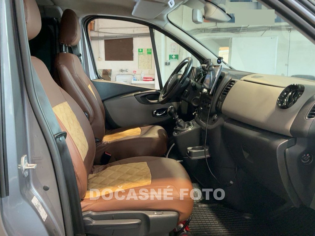 Nissan NV300 1.6dCi Premium 8míst