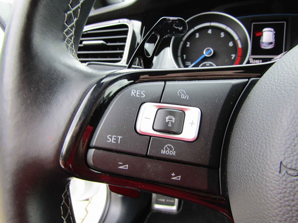 Volkswagen Golf 2.0TSi R 4x4