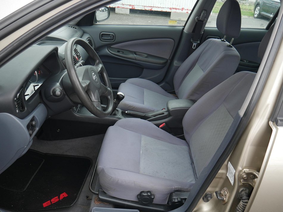 Nissan Almera 1.5 16V 