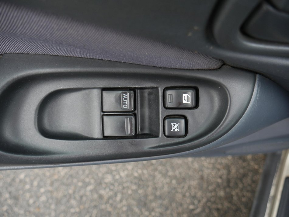 Nissan Almera 1.5 16V 