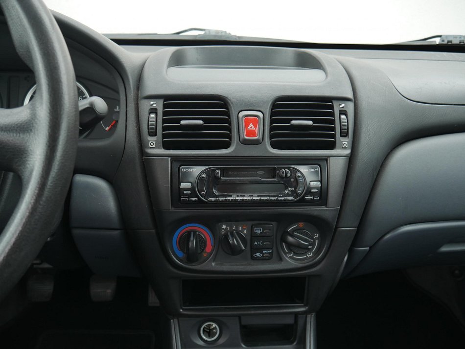 Nissan Almera 1.5 16V 