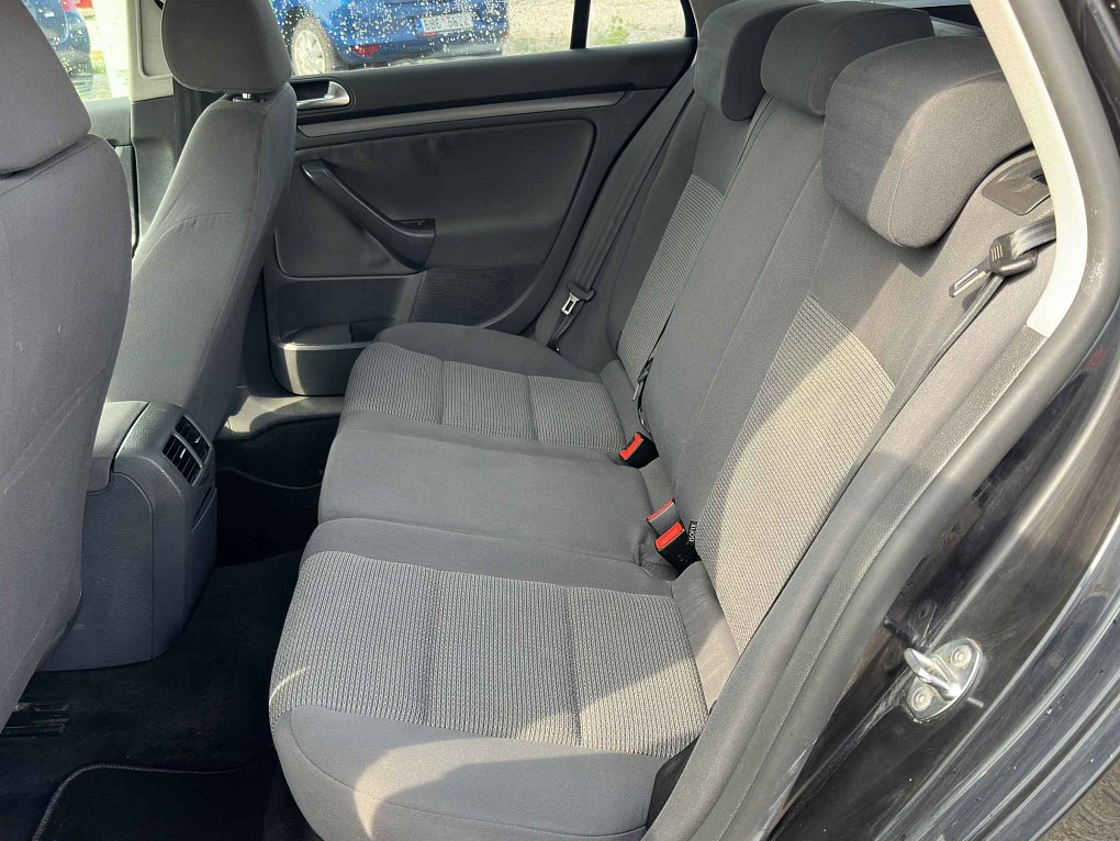 Volkswagen Golf 1.4 MPI 