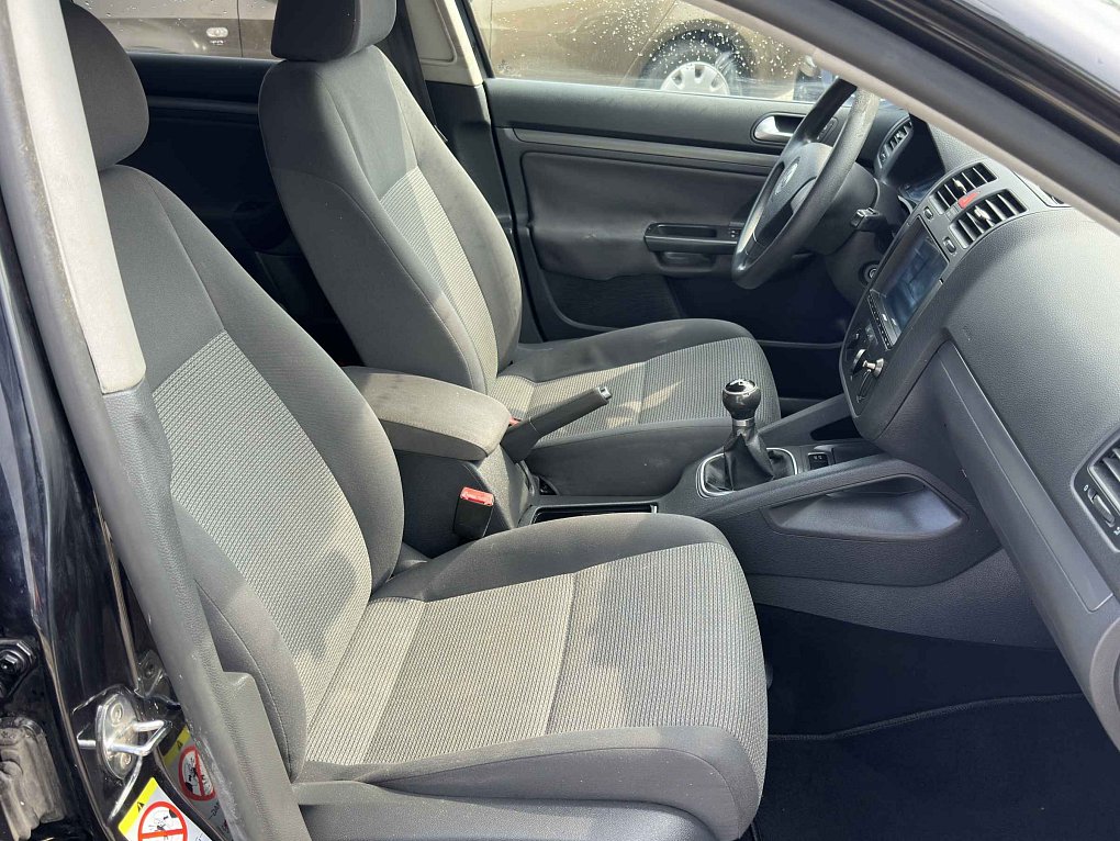Volkswagen Golf 1.4 MPI 