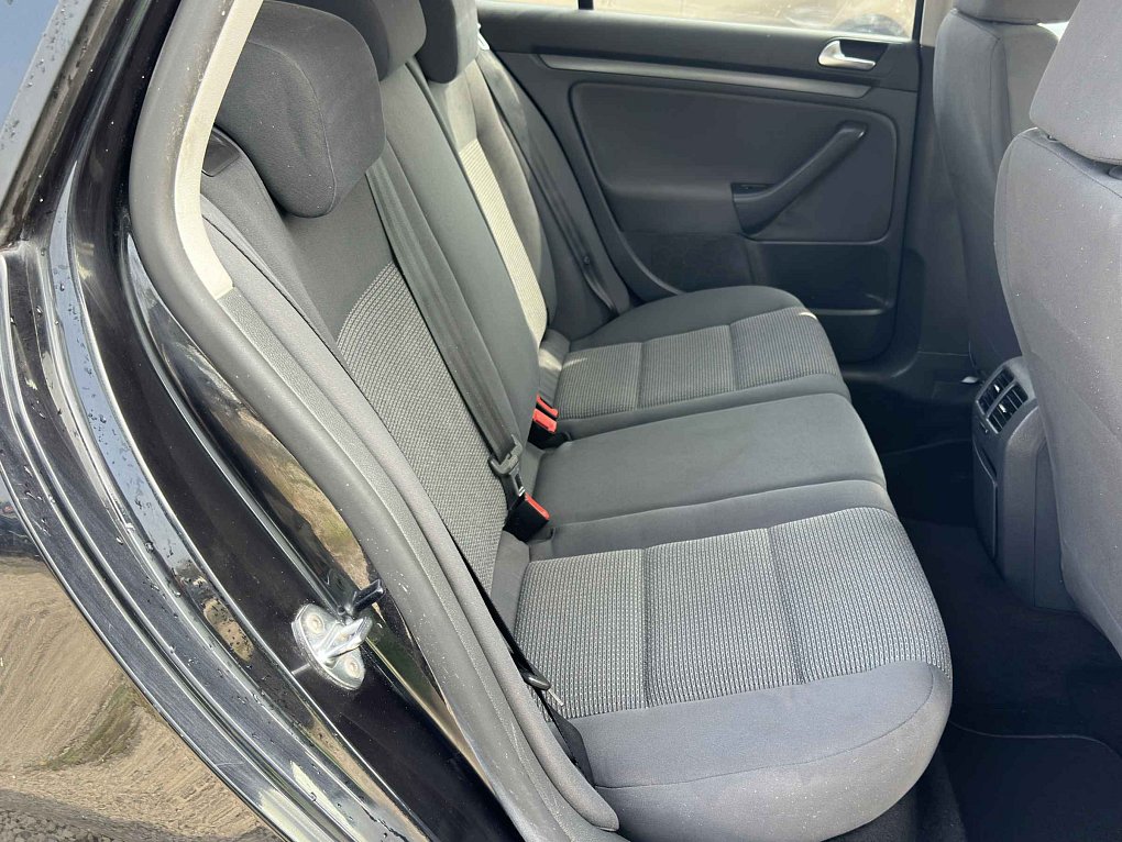 Volkswagen Golf 1.4 MPI 